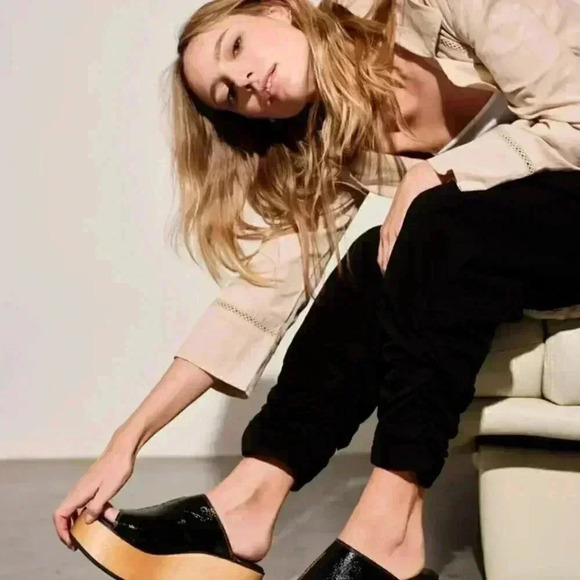 FREE PEOPLE GABRIELA CLOGS NEW BLACK PATENT LEATHER - Picture 1 of 4
